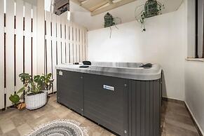 Naxos Chora Modern Dream w Patio Jacuzzi