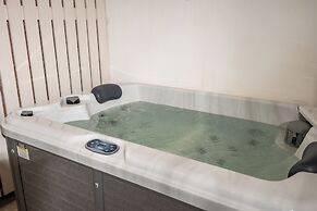 Naxos Chora Modern Dream w Patio Jacuzzi