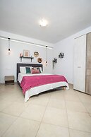 Naxos Chora Modern Dream w Patio Jacuzzi