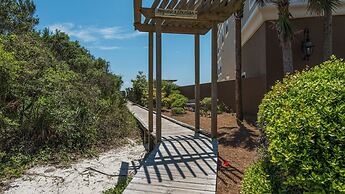 Modern Beach Home w/ 6-seater Golf Cart - Amazing Patio