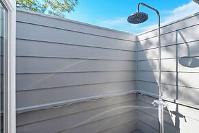 Modern Beach Home w/ 6-seater Golf Cart - Amazing Patio