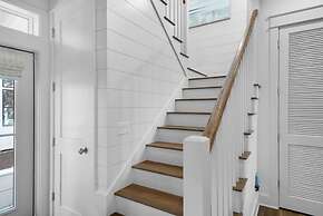 Modern Beach Home w/ 6-seater Golf Cart - Amazing Patio