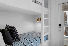 Modern Beach Home w/ 6-seater Golf Cart - Amazing Patio