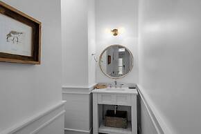 Modern Beach Home w/ 6-seater Golf Cart - Amazing Patio