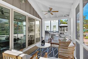 Modern Beach Home w/ 6-seater Golf Cart - Amazing Patio