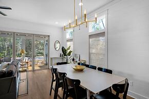 Modern Beach Home w/ 6-seater Golf Cart - Amazing Patio