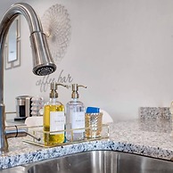 A Taste of Luxe Upscale Condo Near Nashville and Ft Campbell