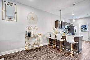 A Taste of Luxe Upscale Condo Near Nashville and Ft Campbell