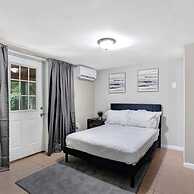 Serene Downtown Clarksville Villa