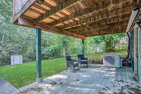 Serene Downtown Clarksville Villa