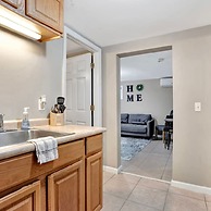 Serene Downtown Clarksville Villa