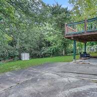 Serene Downtown Clarksville Villa