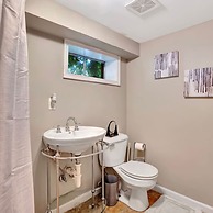 Serene Downtown Clarksville Villa