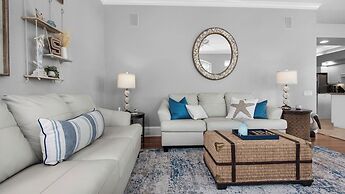 Private Pool + Golf Cart & Dog Friendly, Minutes to Beach in Miramar B