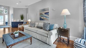 Private Pool + Golf Cart & Dog Friendly, Minutes to Beach in Miramar B