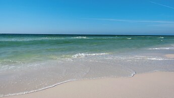 Private Pool + Golf Cart & Dog Friendly, Minutes to Beach in Miramar B