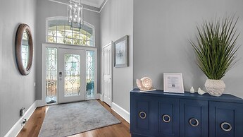 Private Pool + Golf Cart & Dog Friendly, Minutes to Beach in Miramar B