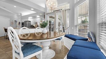 Private Pool + Golf Cart & Dog Friendly, Minutes to Beach in Miramar B