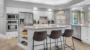 Private Pool + Golf Cart & Dog Friendly, Minutes to Beach in Miramar B