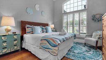 Private Pool + Golf Cart & Dog Friendly, Minutes to Beach in Miramar B