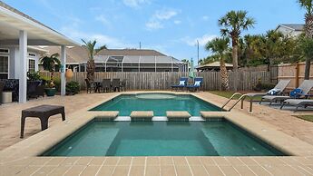 Private Pool + Golf Cart & Dog Friendly, Minutes to Beach in Miramar B