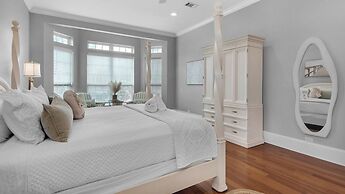 Private Pool + Golf Cart & Dog Friendly, Minutes to Beach in Miramar B