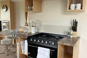 Remarkable 2-bed Holiday Home in Whitstable