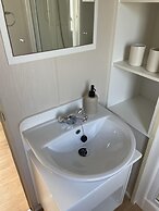 Remarkable 2-bed Holiday Home in Whitstable