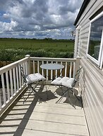 Remarkable 2-bed Holiday Home in Whitstable