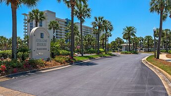 Spacious 2BR Condo w/ Partial Gulf Views, Pool, Across the Street From