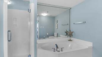 Spacious 2BR Condo w/ Partial Gulf Views, Pool, Across the Street From