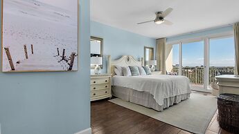 Spacious 2BR Condo w/ Partial Gulf Views, Pool, Across the Street From