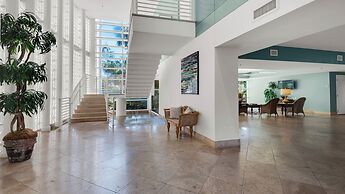 Spacious 2BR Condo w/ Partial Gulf Views, Pool, Across the Street From