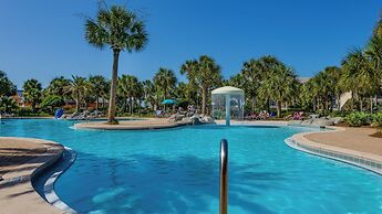 Spacious 2BR Condo w/ Partial Gulf Views, Pool, Across the Street From