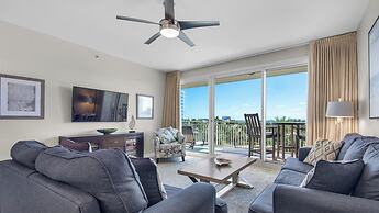 Spacious 2BR Condo w/ Partial Gulf Views, Pool, Across the Street From