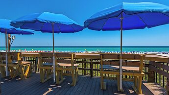 Spacious 2BR Condo w/ Partial Gulf Views, Pool, Across the Street From