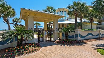 Spacious 2BR Condo w/ Partial Gulf Views, Pool, Across the Street From