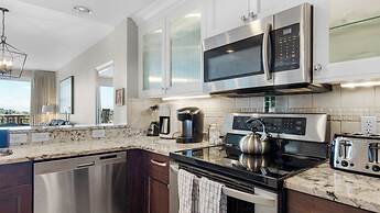 Spacious 2BR Condo w/ Partial Gulf Views, Pool, Across the Street From