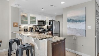 Spacious 2BR Condo w/ Partial Gulf Views, Pool, Across the Street From