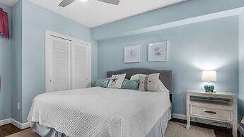 Spacious 2BR Condo w/ Partial Gulf Views, Pool, Across the Street From