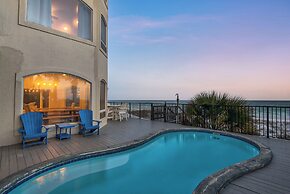 Stunning Views! 9BR Gulf Front Home, Pool, Elevator, Pool Table