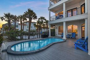 Stunning Views! 9BR Gulf Front Home, Pool, Elevator, Pool Table