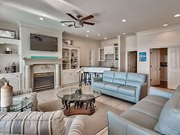 Stunning Views! 9BR Gulf Front Home, Pool, Elevator, Pool Table