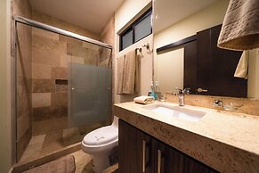 Condo Arena - Rooftop with Ocean Views