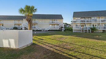 Destin Studio With Resort Amenities and Private Beach Access