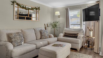 Destin Studio With Resort Amenities and Private Beach Access