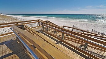 Destin Studio With Resort Amenities and Private Beach Access