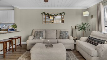 Destin Studio With Resort Amenities and Private Beach Access