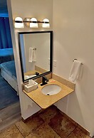 Canyons Edge Route 66 Motel