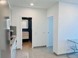 Spectacular Lagos Marina View apt on Promenade
